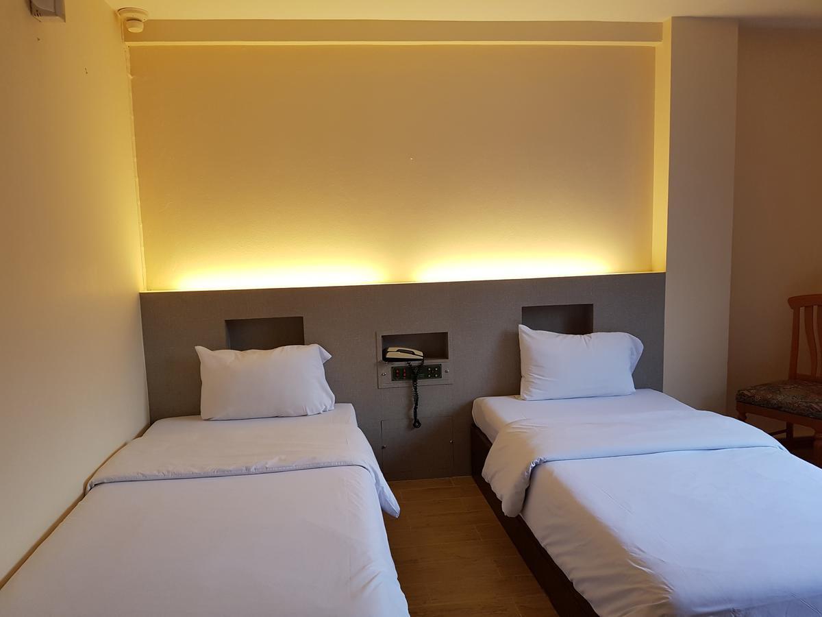 K.S.Pavilion Hotel Nakhon Ratchasima Bagian luar foto