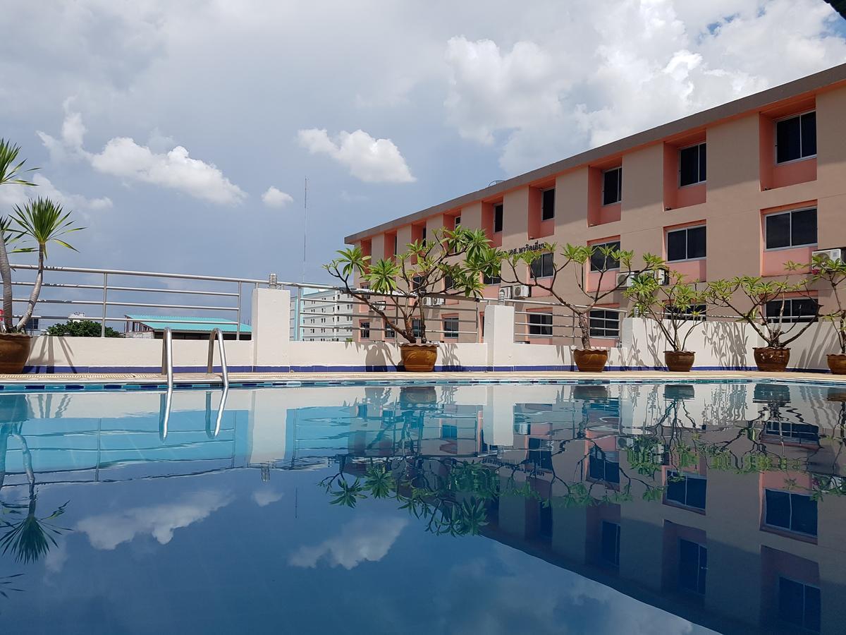 K.S.Pavilion Hotel Nakhon Ratchasima Bagian luar foto
