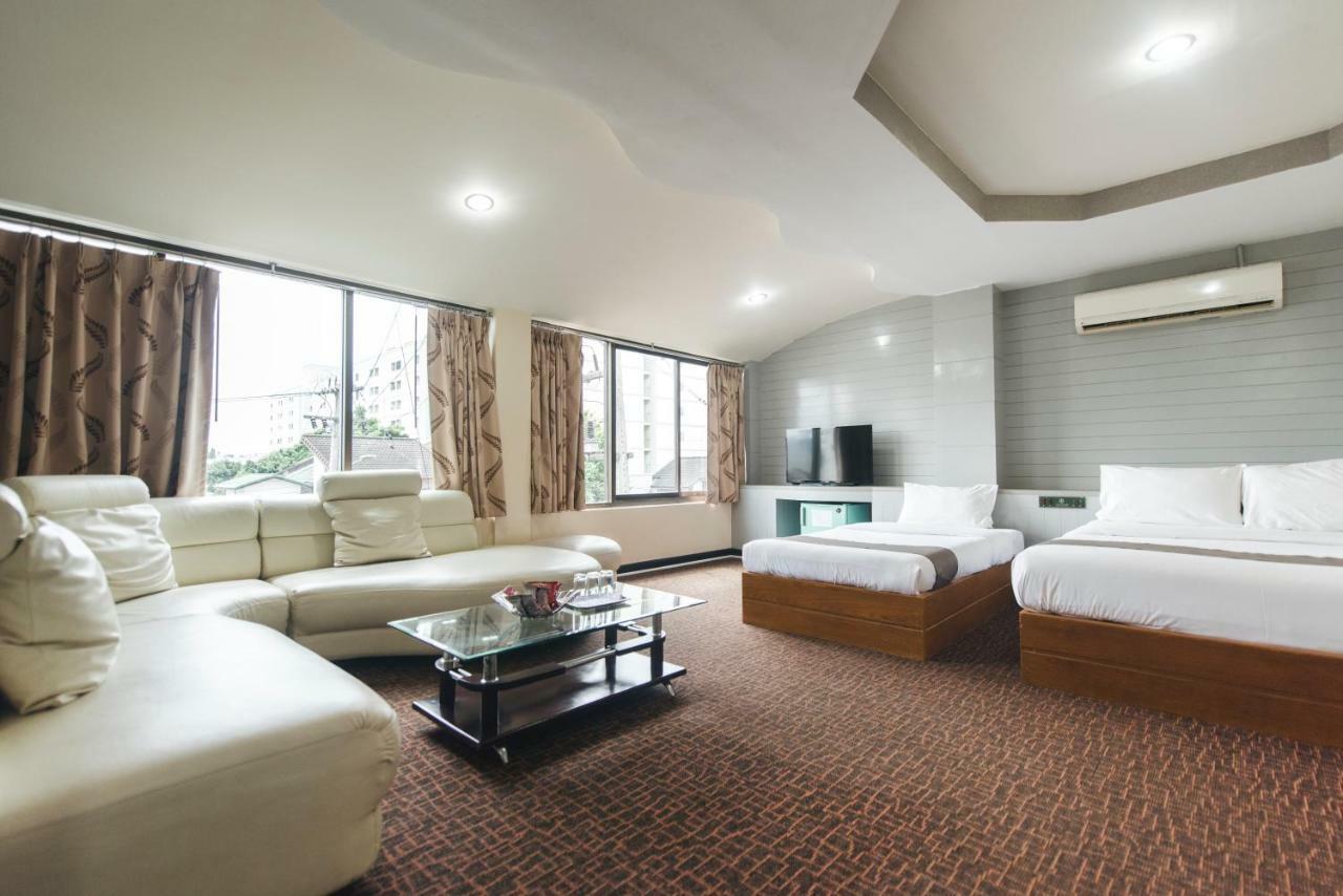 K.S.Pavilion Hotel Nakhon Ratchasima Bagian luar foto